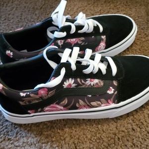 Women Black/white rose print Vans